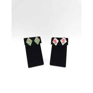 Lot‎ of 2 acrylic screw back earrings rose flower inside diamond shape vintage